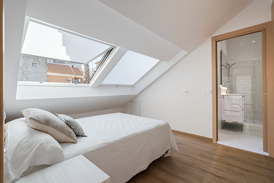 Suite 2 on the 4-bedroom floor of the Lérida 8 Building.